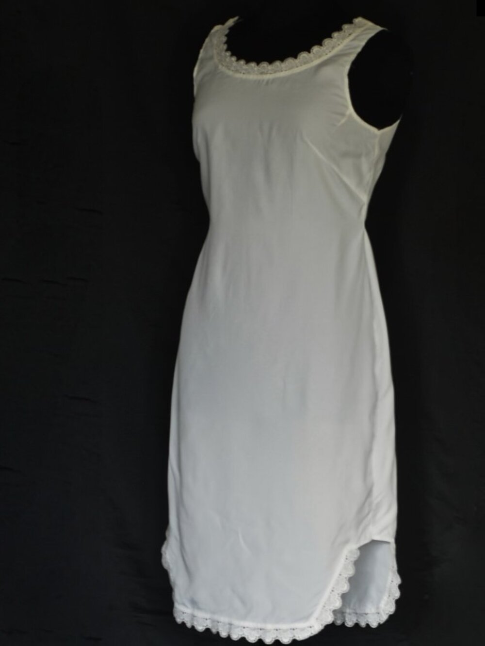 1950's Fitted Full Slip With Lace Trim Side Zipper & Shoulder Snaps